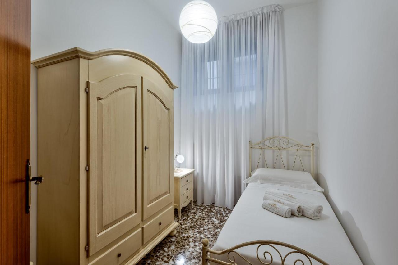 Casa Vacanza Binario 35 Ceglie Messapica Exteriör bild