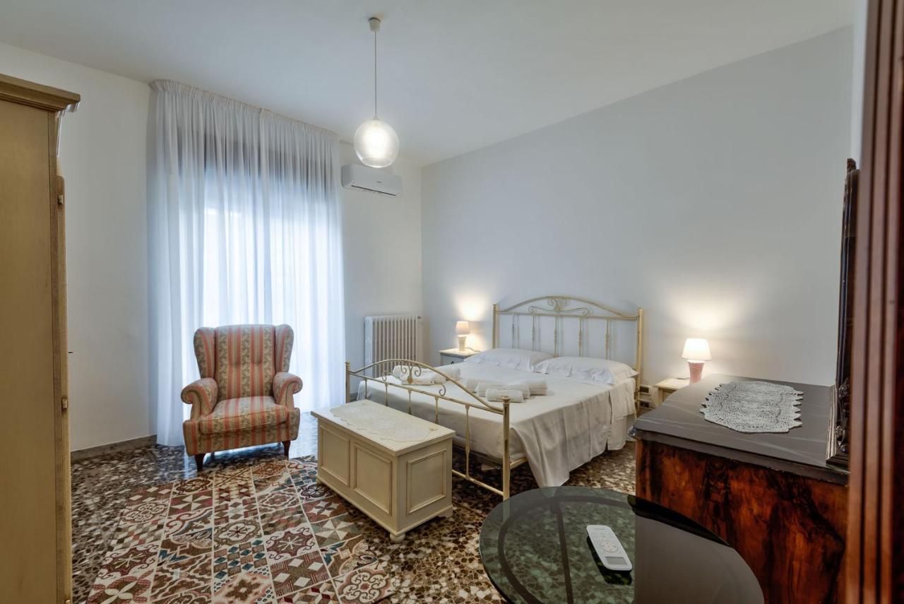 Casa Vacanza Binario 35 Ceglie Messapica Exteriör bild